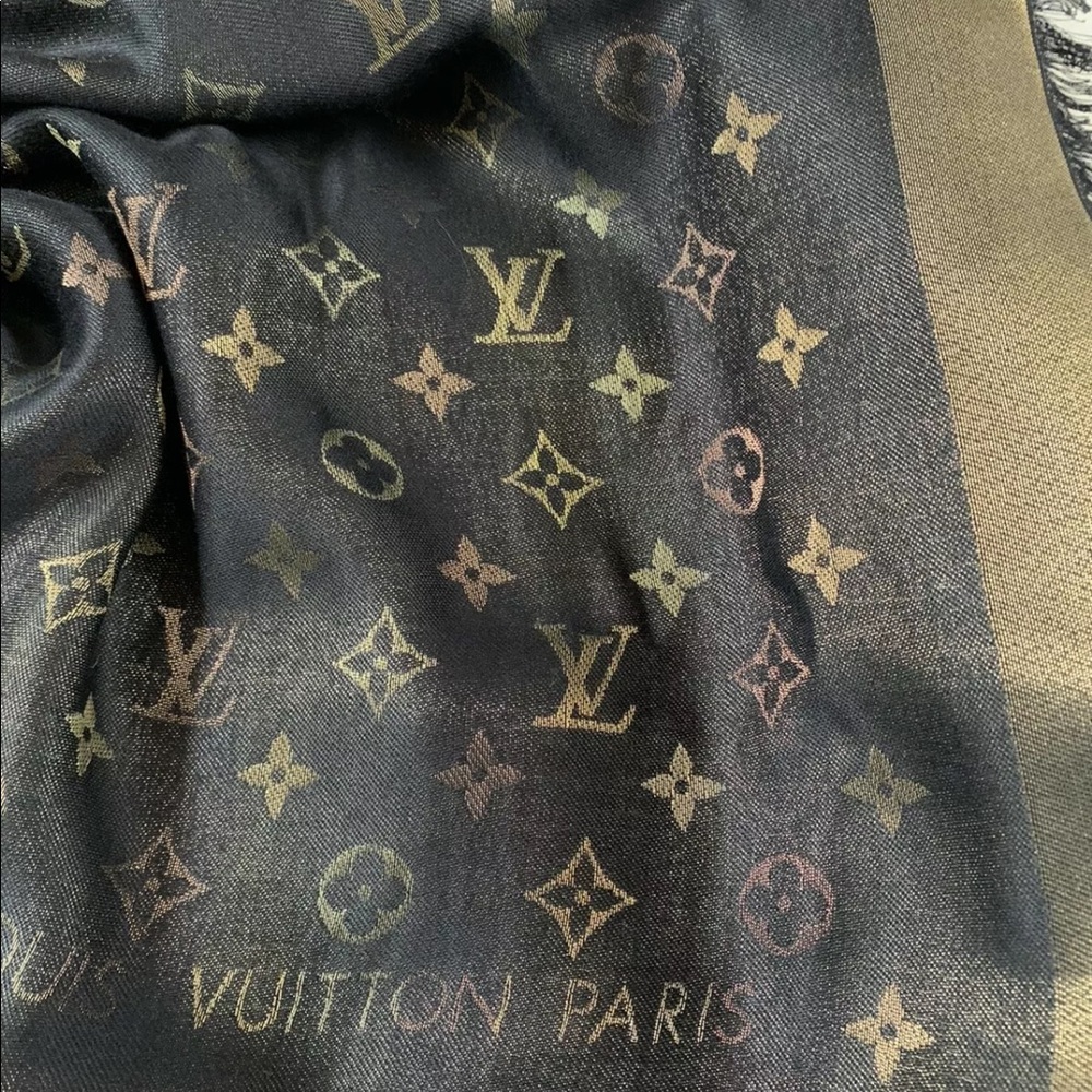 LV Monogram So Shine Silk/GoldenScarf/Shawl 100%Authentic Louis Vuitton MRSP$730 - Picture 11 of 14
